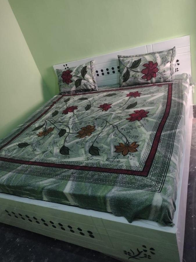 Oyo 83936 Chaudhary Guest House Bulandshahr Exteriör bild